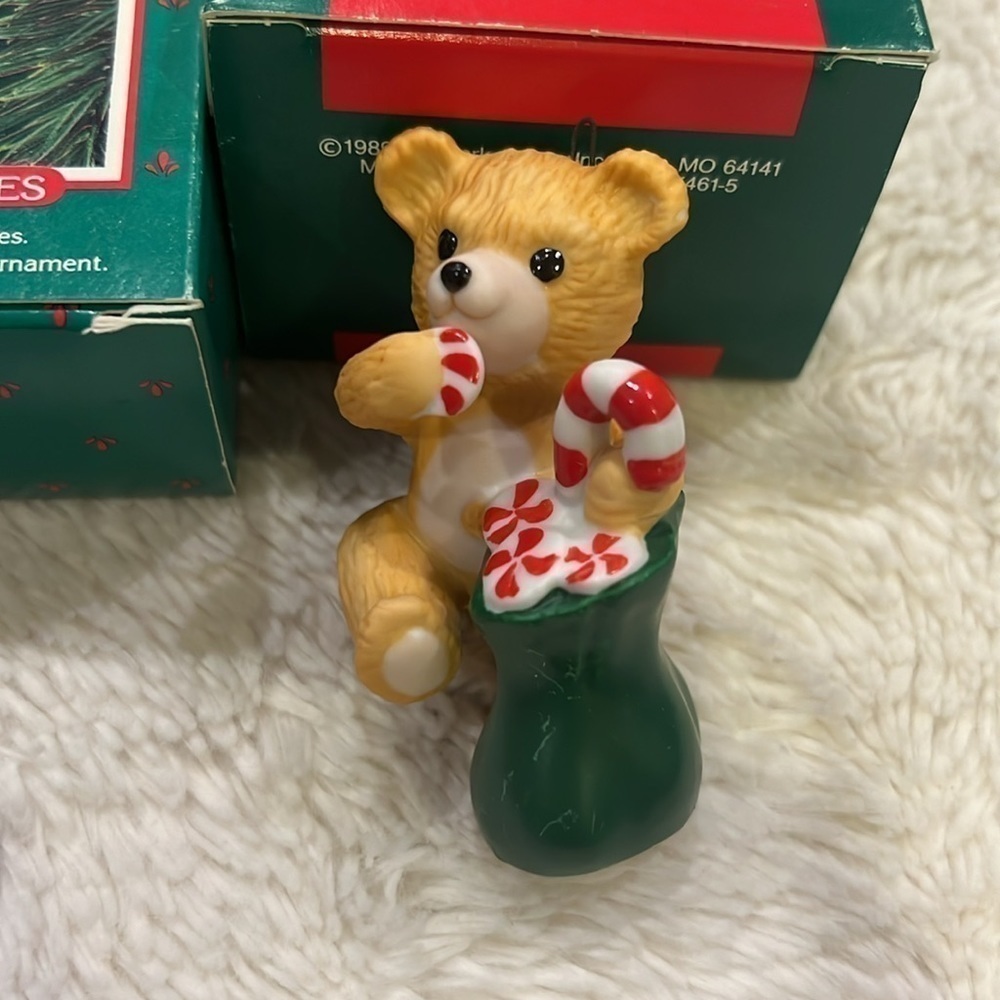 2 Vintage Hallmark Collector’s Series Cinnamon Bear Keepsake - Picture 3 of 9